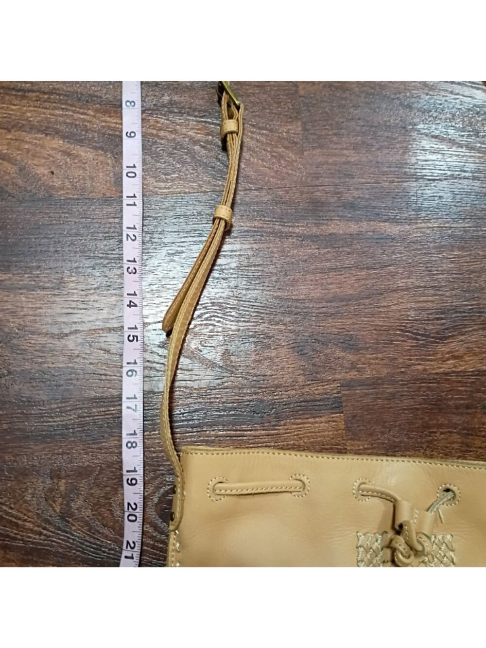 The Sak Leather Crossbody Drawstring Bucket Bag Tan Adjustable Strap - Picture 13 of 14